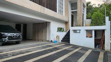 Gambar 1 Rumah Mewah 3 Lantai Private Lift Kemang Hadap Timur Harga The Best