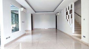 Gambar 2 Rumah Modern Tropis Kemang 4 Lantai Private Pool Dan Private Lift