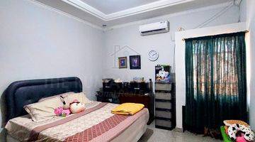 Gambar 4 Dijual Rumah 2 Lantai Semi Furnished Siap Huni di Jatinegara