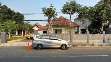 Gambar 5 Rumah Pinggir Jalan Raya Akses Lebar Dijual di Menteng Jakpus