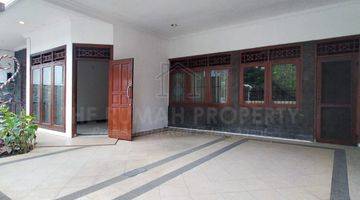 Gambar 4 Dijual Rumah 2 Lantai Terawat Dalam Komplek di Area Pondok Gede