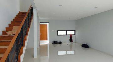 Gambar 5 Dijual Rumah Siap Huni 2 Lantai Taman Holis Indah 2 Bandung