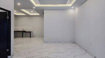 Gambar 4 Townhouse Mewah Modern Classic Di Jagakarsa 