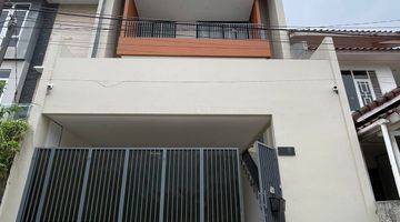 Gambar 3 Rumah Baru Semi Furnished SHM di Pulomas, Jakarta Timur