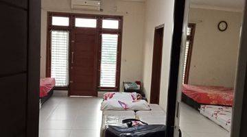 Gambar 2 Rumah Hook 2 Lantai Semi Furnished SHM di Kemang Pratama, Bekasi