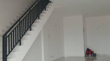 Gambar 3 Dijual Ruko Pik Ebony Batavia Balkon Sangat Lebar Brand New 