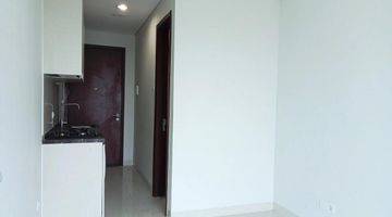 Gambar 3 Disewakan Studio Semi Furnish 