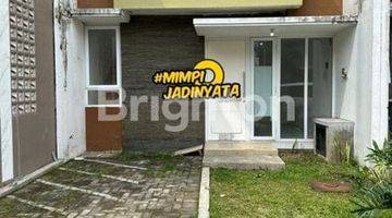 Gambar 1 Axjj 04 Rumah 2 Lantai Super Murah di Cluster Springhills Sawojajar