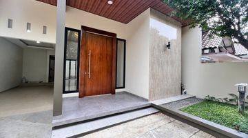 Gambar 3 Rumah Modern Hadap Selatan di Villa Melati Mas Serpong