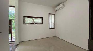 Gambar 3 Rumah 2 Lantai  Semi Furnished Alea Townhouse Jakarta Selatan