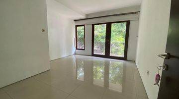 Gambar 4 Rumah 2 Lantai  Semi Furnished Alea Townhouse Jakarta Selatan