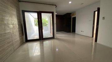 Gambar 5 Rumah 2 Lantai  Semi Furnished Alea Townhouse Jakarta Selatan