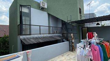 Gambar 3 Rumah Industrial Minimalis Dalam Townhouse Di Lebak Bulus