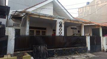 Gambar 3 Rumah Rawamangun Depan Taman, Asri, Nyaman, Lingkungan Rapi Dan Strategis