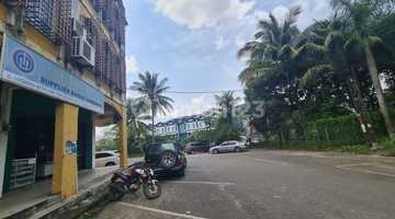 Gambar 4 Di Sewakan Ruko 3 Lantai hdap jalan bsr lngsung samping ACE Hardware Sei Panas