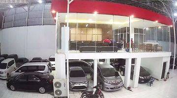 tampak depan kantor gudang ex showroom mobil