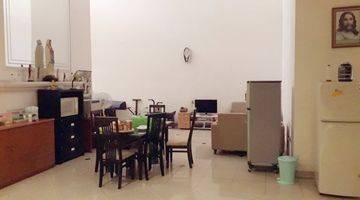 ruang makan rumah 2 lantai di pluit