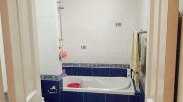 kamar mandi rumah 2 lantai di pluit
