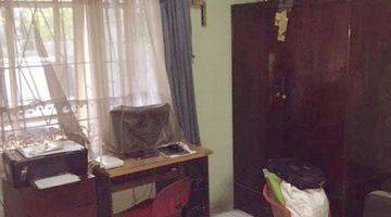 kamar tidur rumah hoek 2 lantai di
