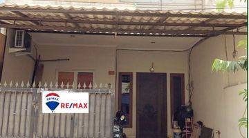 tampak depan rumah 3 lantai di sunter