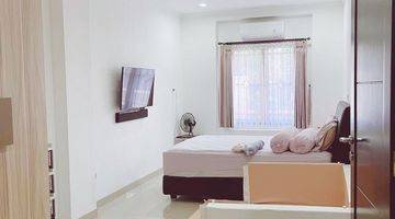 kamar tidur rumah 2 lantai bagus disewakan