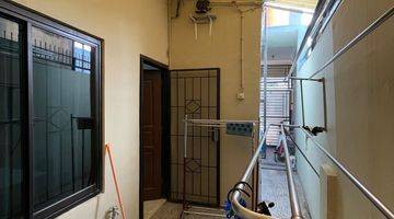 Gambar 2 Rumah Town House 2  Lantai Pasar Rebo Nempel Tb Simatupang 