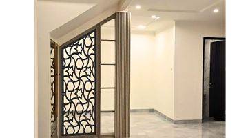 Gambar 2 Rumah 2 Lantai Baru Semi Furnished SHM di Puri Town House Tangerang Selatan