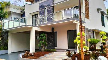 Gambar 1 Rumah 2 Lantai Baru Semi Furnished SHM di Puri Town House Tangerang Selatan