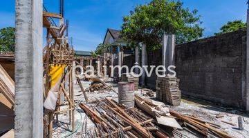 Gambar 2 Sedang Dibangun Villa Empat Kamar Tidur Di Tepi Pantai Sanur