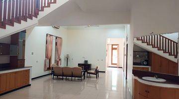 Gambar 4 Rumah di Prapen Indah Surabaya Selatan, 2 Lantai, Semi Furnished, Hadap Utara, Siap Huni