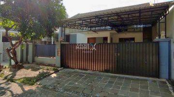 Gambar 1 Rumah Minimalis di Araya Golf Malang Row Jalan Lebar 