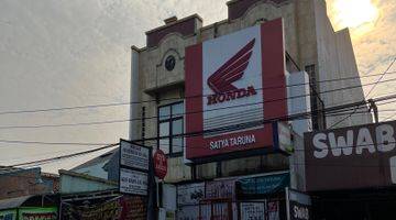 tampak depan ruko 3 lantai di jl.dr