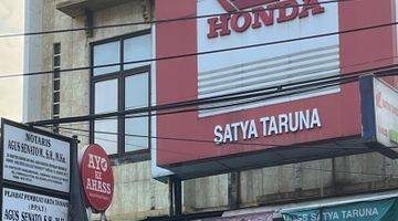 tampak depan ruko 3 lantai di jl.dr