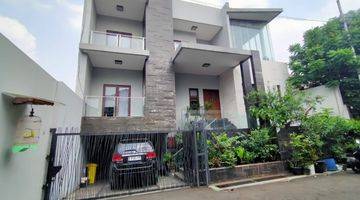 tampak depan rumah mewah minimalis di permata