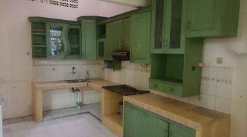 Gambar 4 Rumah 2 Lantai Furnished SHM di Gading Serpong Sektor 1g