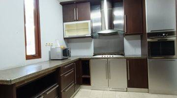 Gambar 2 House for rent in strategic area in Kebayoran Baru 