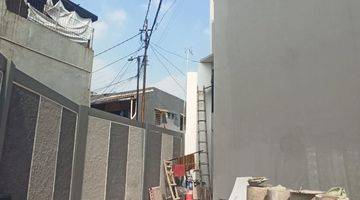 Gambar 5 RUMAH TOWNHOUSE DI JALAN PENGAYOMAN UTAN KAYU