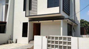 garasi/carport rumah bagus hot listing strategis