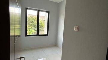 Gambar 4 Dijual 2 Unit Rumah Modern 2 Lt Siap Huni April 2024 Meruya Utara