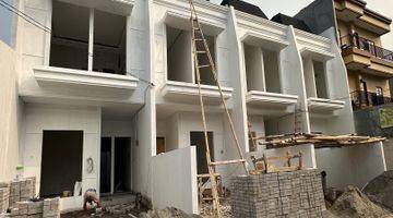 Gambar 1 Dijual Rumah Classic Europe 2 Lantai Meruya Utara jakbar