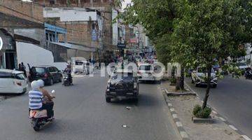 Gambar 2 Tanah luas di tepi jalan protokol Jamin Ginting