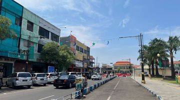 Gambar 2 Ruko 1Man Depan Persis Alun alun Kota Pasuruan