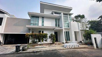 Gambar 1 RUMAH MEWAH DALAM TOWNHOUSE BANGKA KEMANG