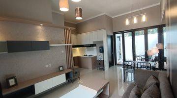 Gambar 1 Rumah Exclusive 2 Lantai Bernuansa Townhouse