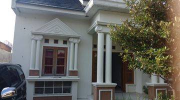 tampak depan rumah tengah kota perum sapphire