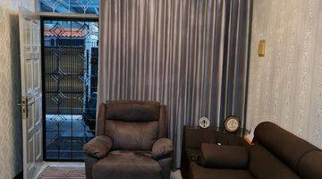 kamar tidur rumah di komp taman rahayu,