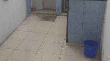 dapur rumah kost gang adisuren, dewi