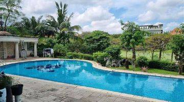 Gambar 1 Rumah Klasik Mewah Graha Family, Ada Pool, Golf View