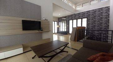 Gambar 5 Rumah Villa Hook Kusuma Pinus Batu Malang Full Furnish, Pool