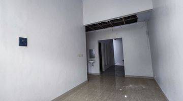 Gambar 4 Rumah Valencia Residence Puri Surya Jaya, Sidoarjo, Row 2 Mobil